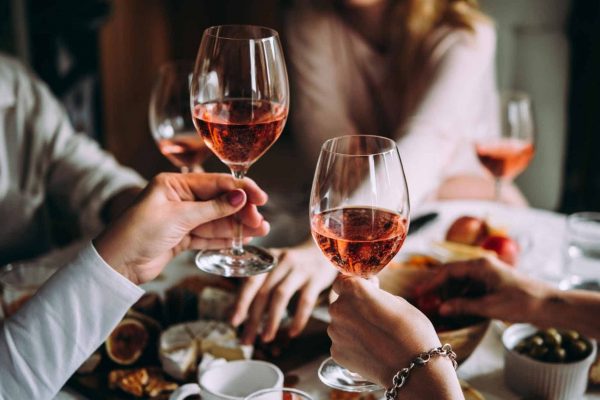 Tìm hiểu về rượu vang hồng (rose wine)