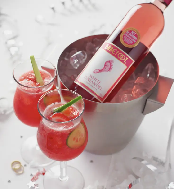 Hướng dẫn làm cocktail "Down the Aisle" với rượu vang Barefoot White Zinfandel tại nhà