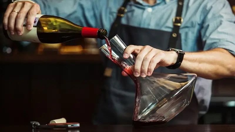 Cách chọn bình thở rượu vang