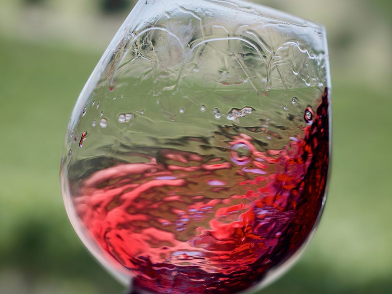 Những điều thú vị về lắc rượu vang có thể bạn chưa biết