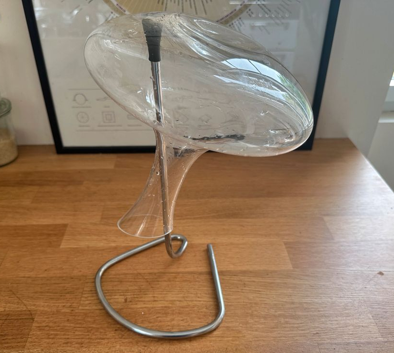 Sử dụng giá treo bình rượu vang