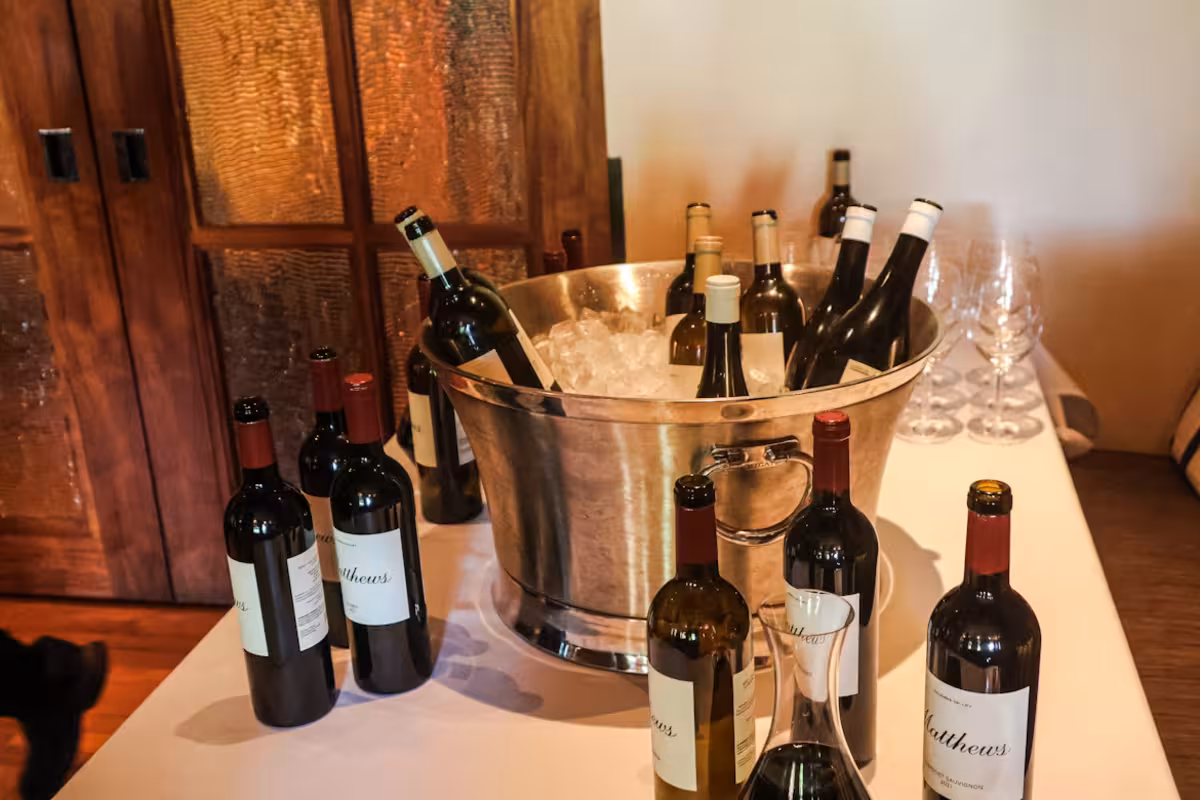 Những vật dụng dùng cho tiệc rượu vang