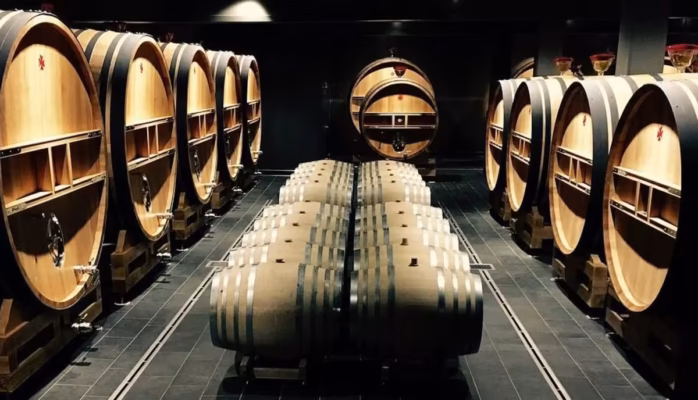 Thùng gỗ sồi ngâm rượu được mấy lần?