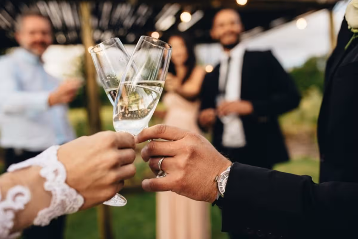 Uống rượu giao bôi có ý nghĩa gì?