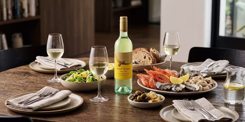 Rượu vang Úc Wolf Blass Yellow Label Sauvignon Blanc