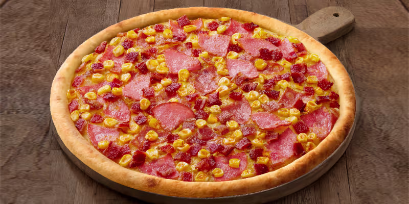 Pizza gà sốt phô mai & thịt lợn xông khói